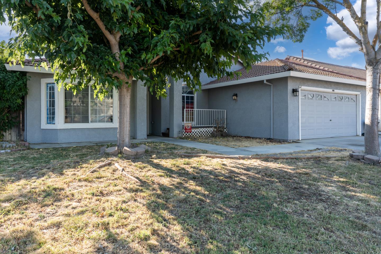 Detail Gallery Image 2 of 33 For 1928 Davis Dr, Los Banos,  CA 93635 - 3 Beds | 2 Baths