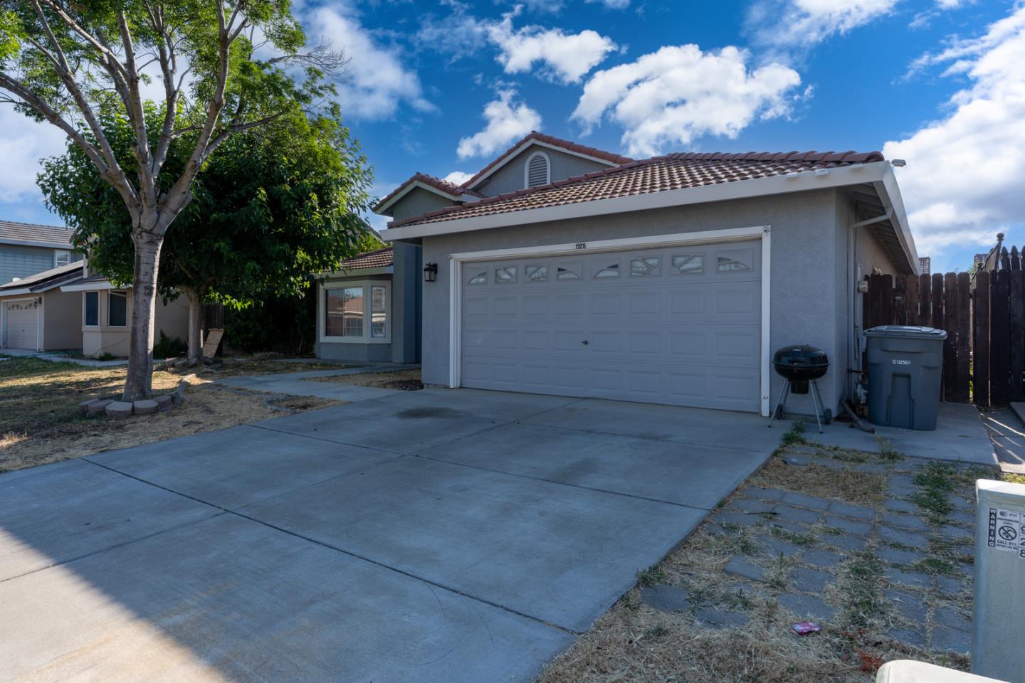Detail Gallery Image 4 of 33 For 1928 Davis Dr, Los Banos,  CA 93635 - 3 Beds | 2 Baths