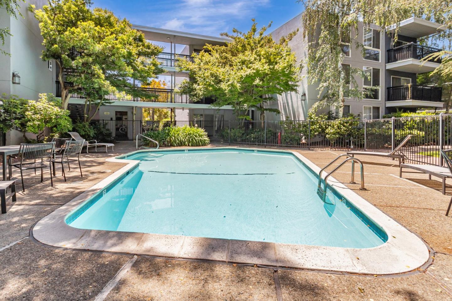 Detail Gallery Image 40 of 43 For 181 Del Medio Ave #307,  Mountain View,  CA 94040 - 2 Beds | 1 Baths