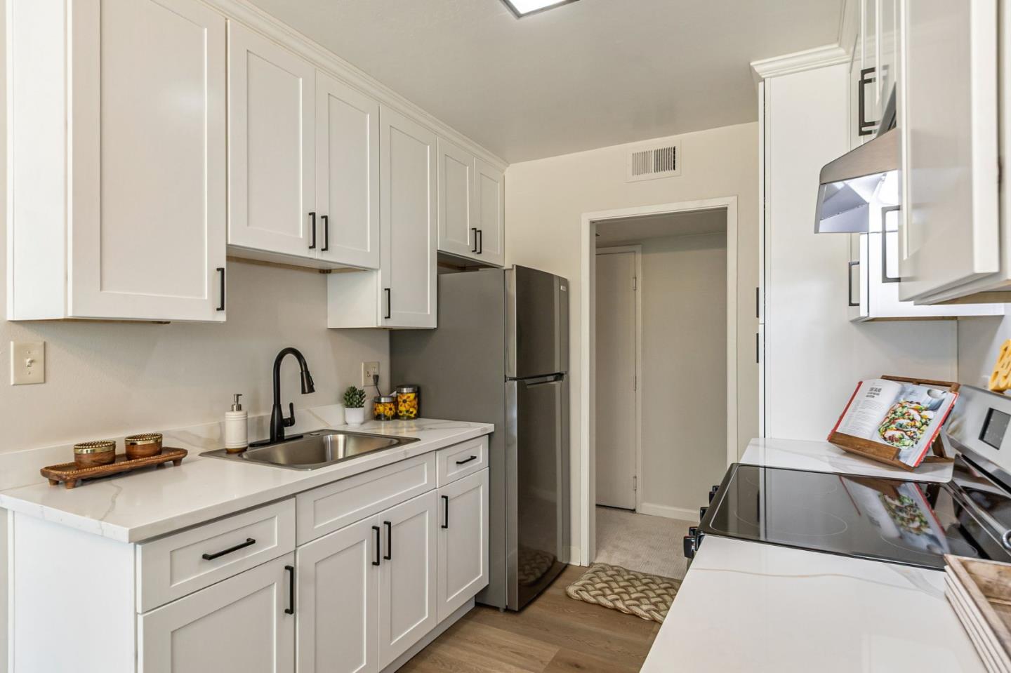 Detail Gallery Image 9 of 43 For 181 Del Medio Ave #307,  Mountain View,  CA 94040 - 2 Beds | 1 Baths
