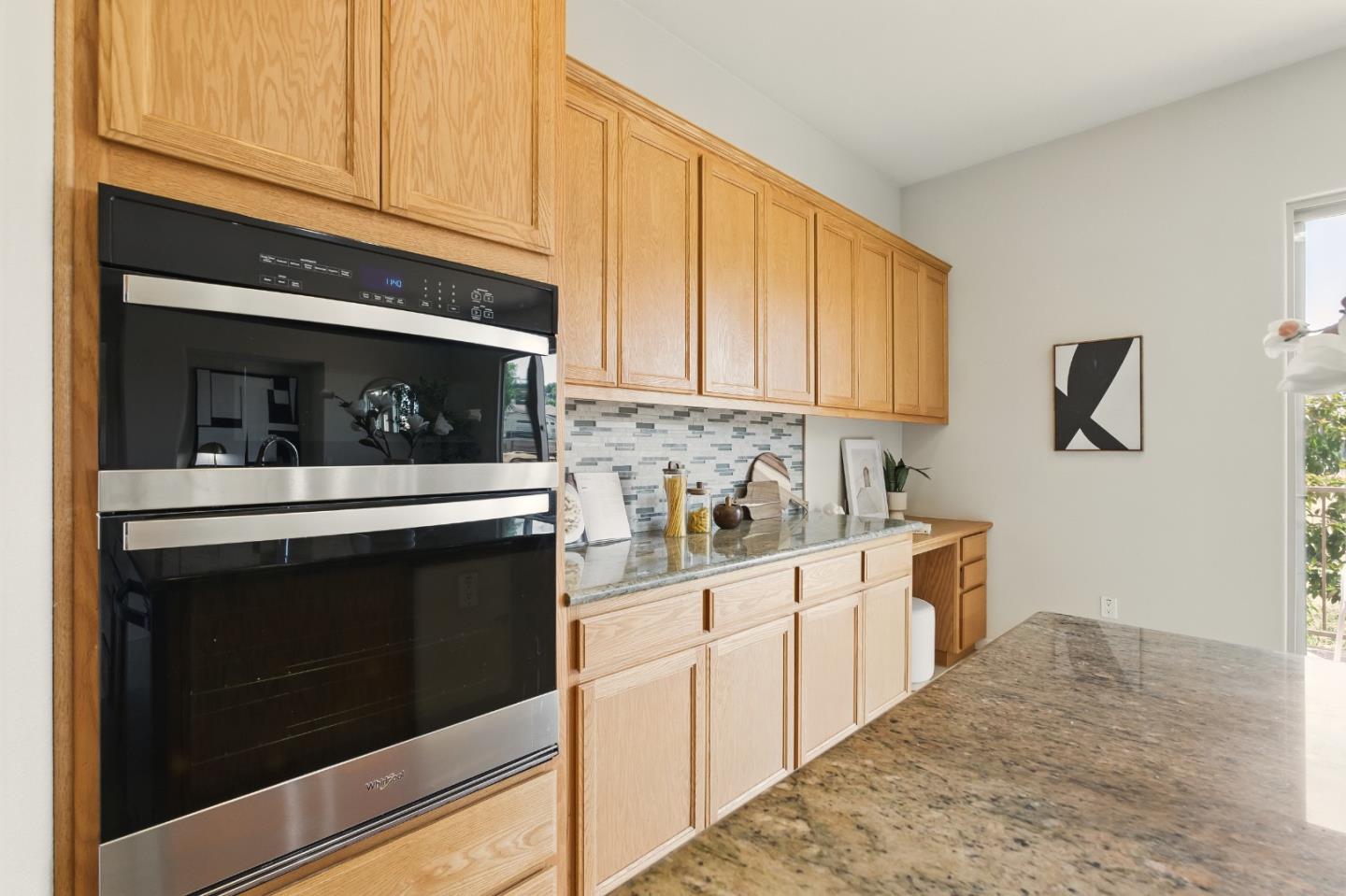 Detail Gallery Image 12 of 42 For 23022 Palazzo Del Kayla, Hayward,  CA 94541 - 4 Beds | 2/1 Baths
