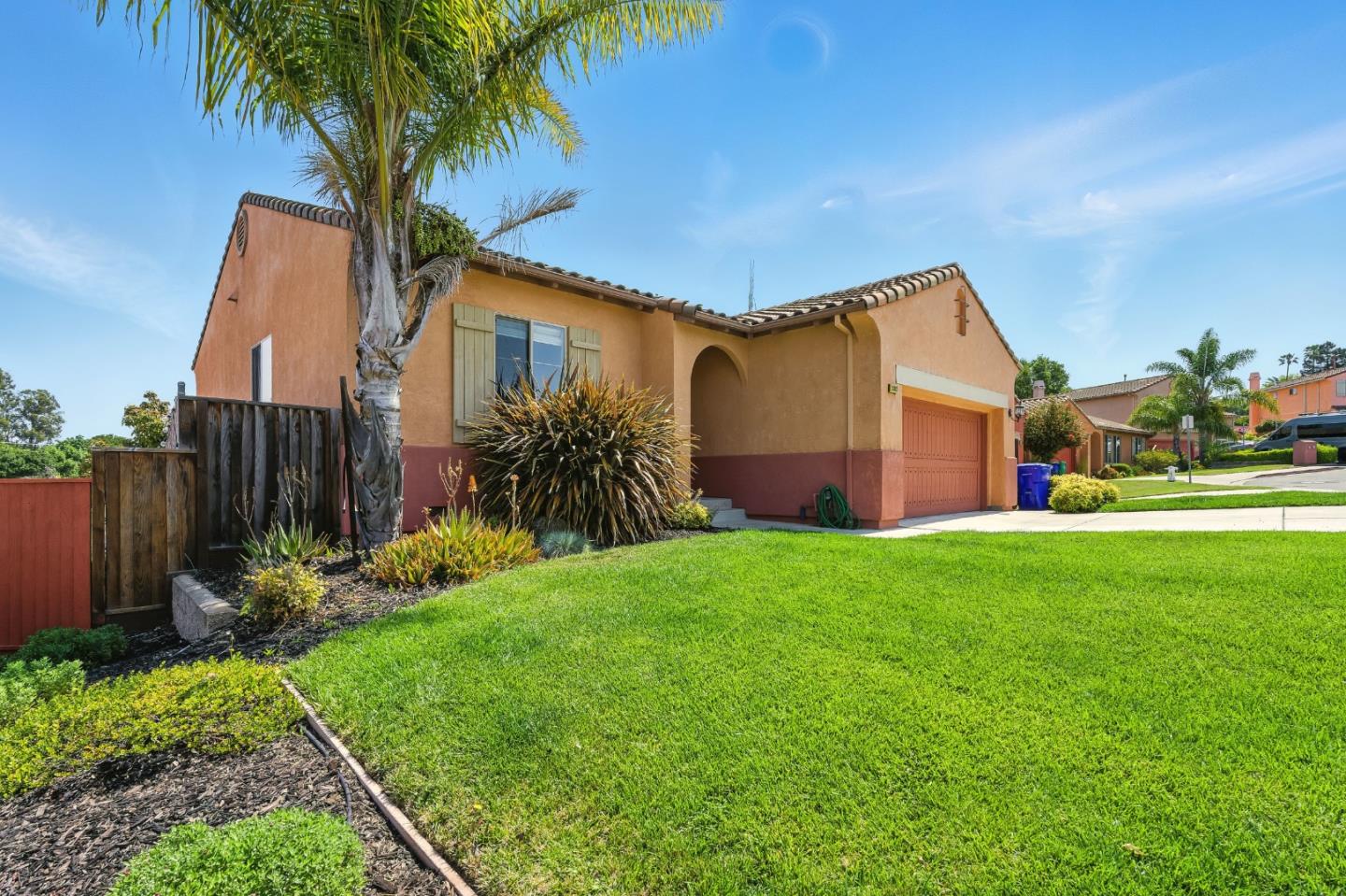 Detail Gallery Image 3 of 42 For 23022 Palazzo Del Kayla, Hayward,  CA 94541 - 4 Beds | 2/1 Baths