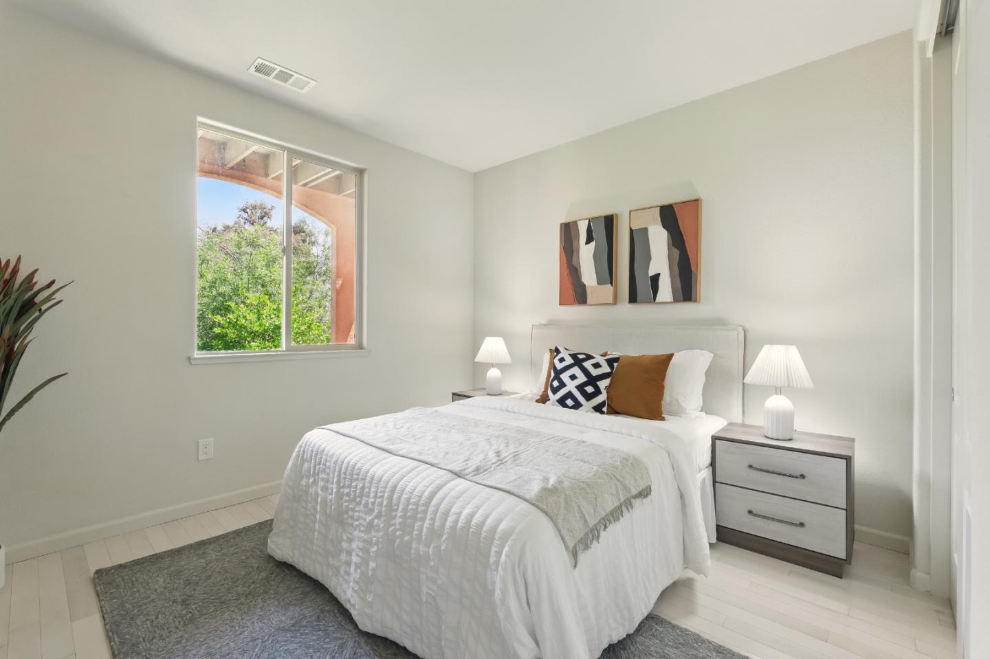 Detail Gallery Image 32 of 42 For 23022 Palazzo Del Kayla, Hayward,  CA 94541 - 4 Beds | 2/1 Baths
