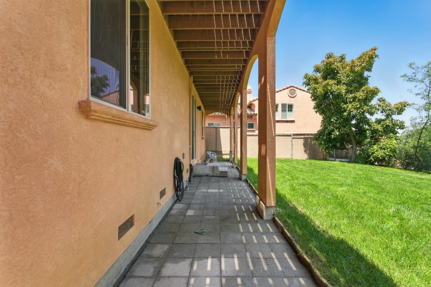 Detail Gallery Image 38 of 42 For 23022 Palazzo Del Kayla, Hayward,  CA 94541 - 4 Beds | 2/1 Baths