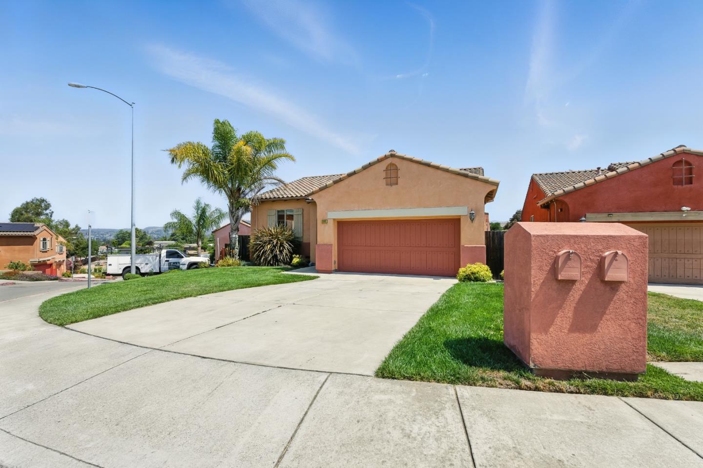 Detail Gallery Image 4 of 42 For 23022 Palazzo Del Kayla, Hayward,  CA 94541 - 4 Beds | 2/1 Baths