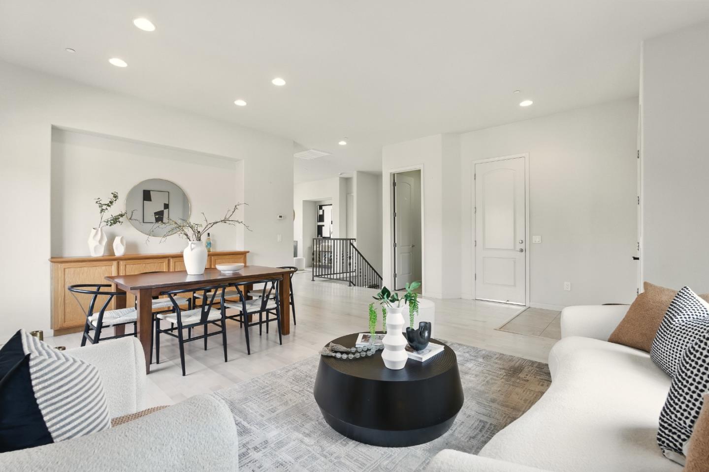 Detail Gallery Image 6 of 42 For 23022 Palazzo Del Kayla, Hayward,  CA 94541 - 4 Beds | 2/1 Baths