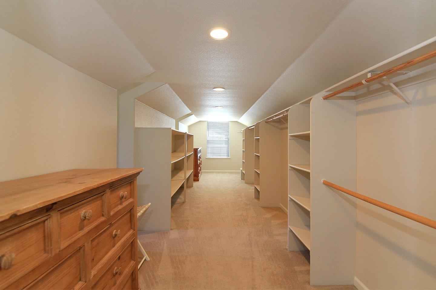Detail Gallery Image 18 of 45 For 475 Torrano Ct, Hollister,  CA 95023 - 6 Beds | 4 Baths