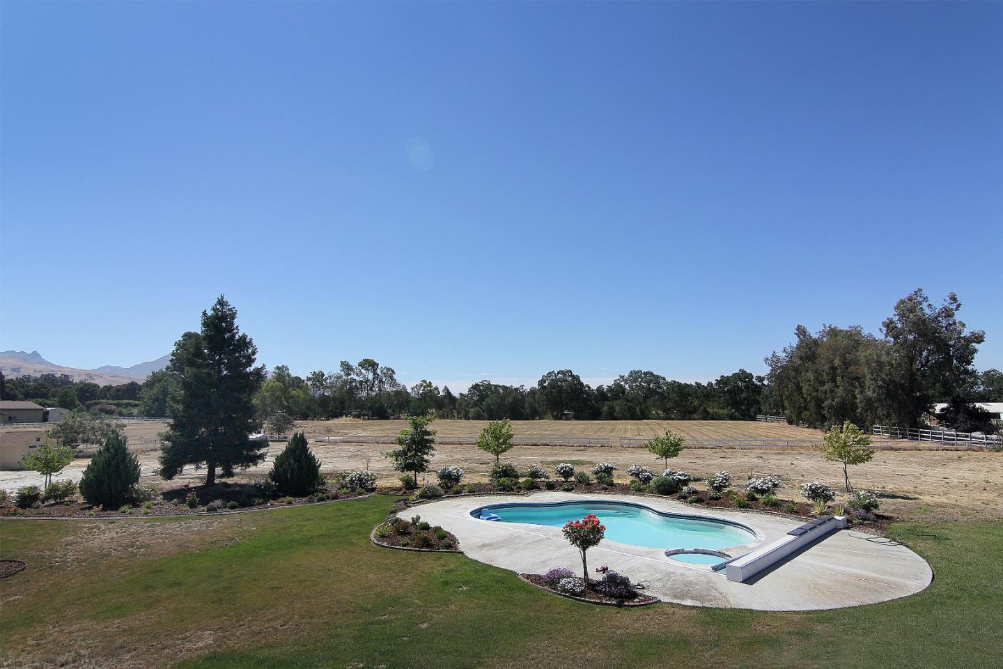 Detail Gallery Image 25 of 45 For 475 Torrano Ct, Hollister,  CA 95023 - 6 Beds | 4 Baths