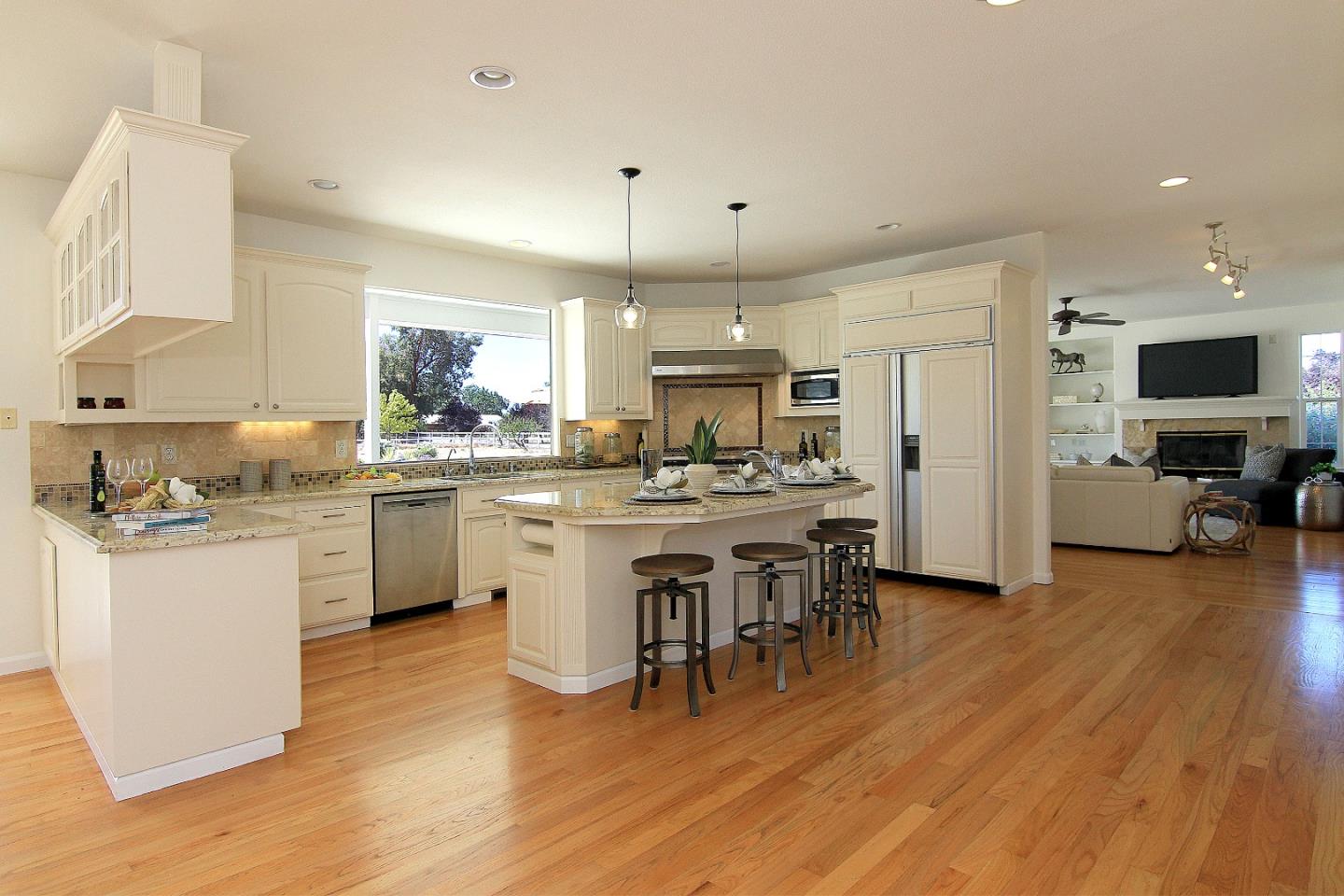Detail Gallery Image 4 of 45 For 475 Torrano Ct, Hollister,  CA 95023 - 6 Beds | 4 Baths