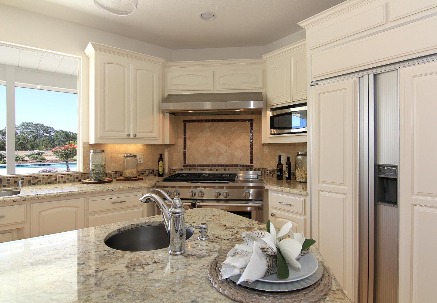 Detail Gallery Image 6 of 45 For 475 Torrano Ct, Hollister,  CA 95023 - 6 Beds | 4 Baths