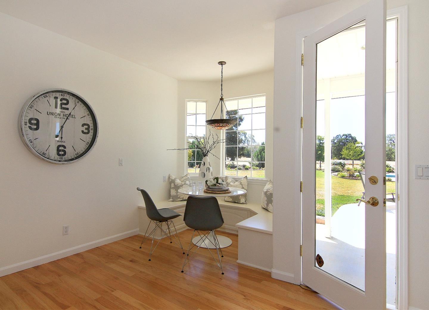 Detail Gallery Image 7 of 45 For 475 Torrano Ct, Hollister,  CA 95023 - 6 Beds | 4 Baths