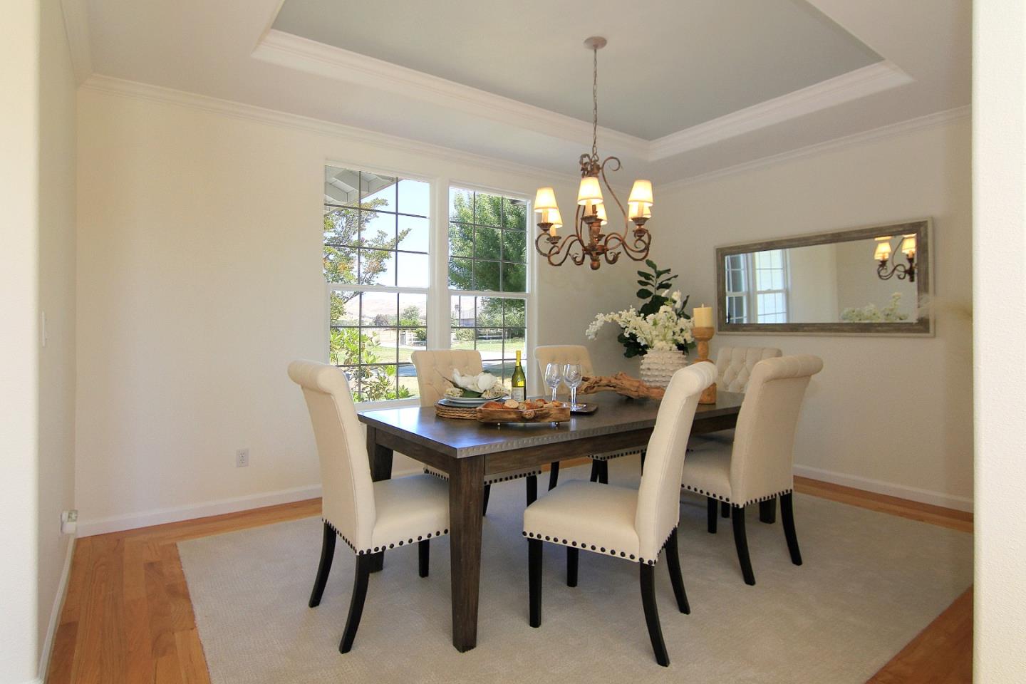Detail Gallery Image 8 of 45 For 475 Torrano Ct, Hollister,  CA 95023 - 6 Beds | 4 Baths
