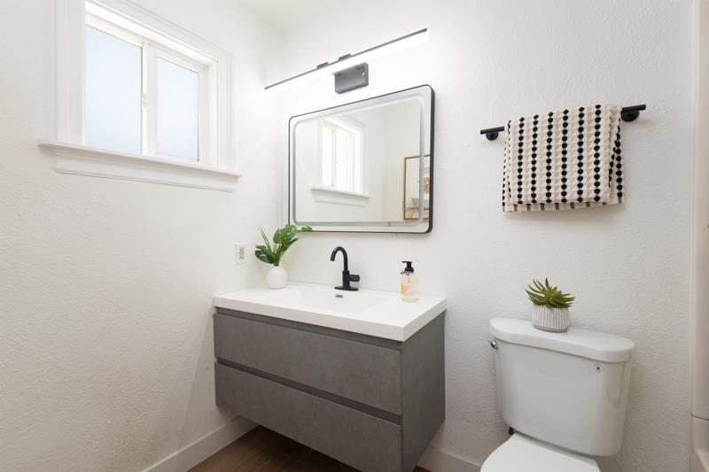 Detail Gallery Image 16 of 21 For 1320 Ventura Ave, Livermore,  CA 94551 - 3 Beds | 1 Baths
