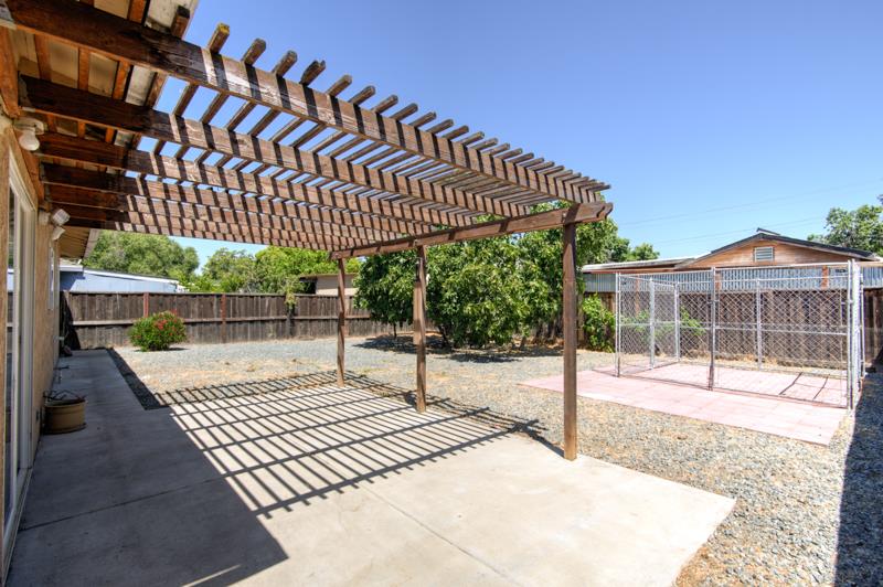 Detail Gallery Image 20 of 21 For 1320 Ventura Ave, Livermore,  CA 94551 - 3 Beds | 1 Baths