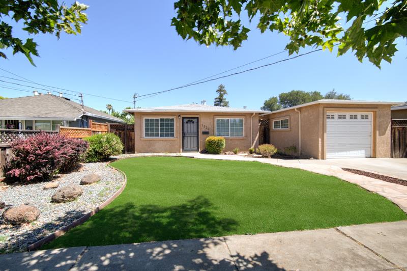 Detail Gallery Image 3 of 21 For 1320 Ventura Ave, Livermore,  CA 94551 - 3 Beds | 1 Baths