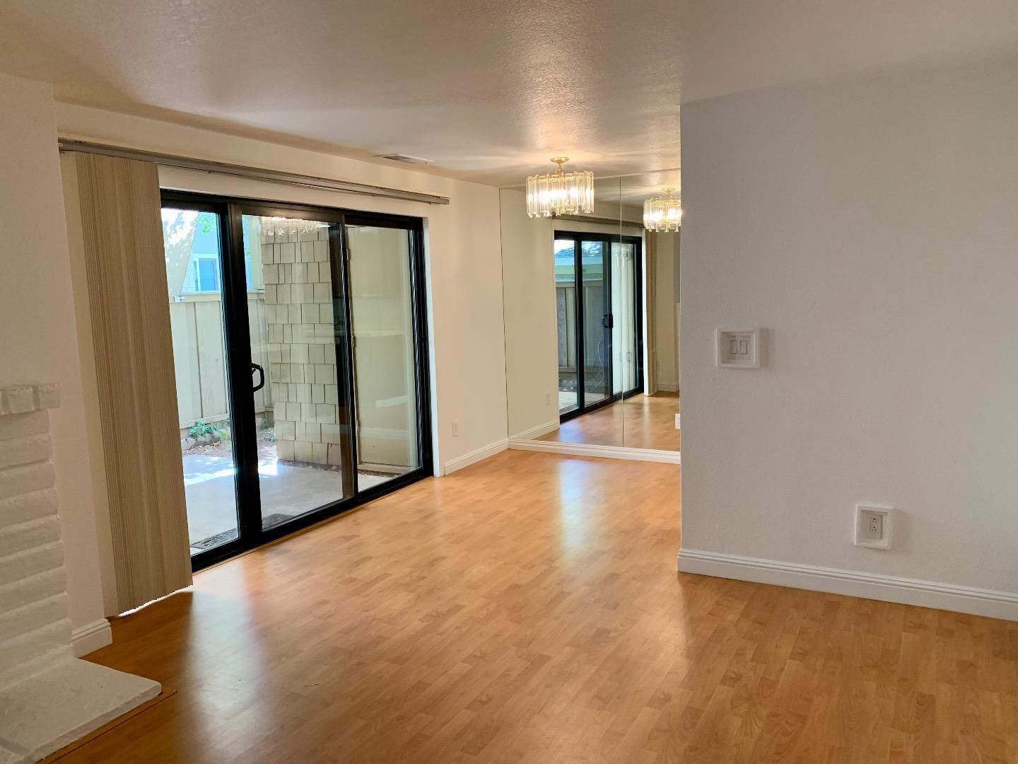 Detail Gallery Image 10 of 42 For 5693 Makati Cir #D,  San Jose,  CA 95123 - 1 Beds | 1 Baths