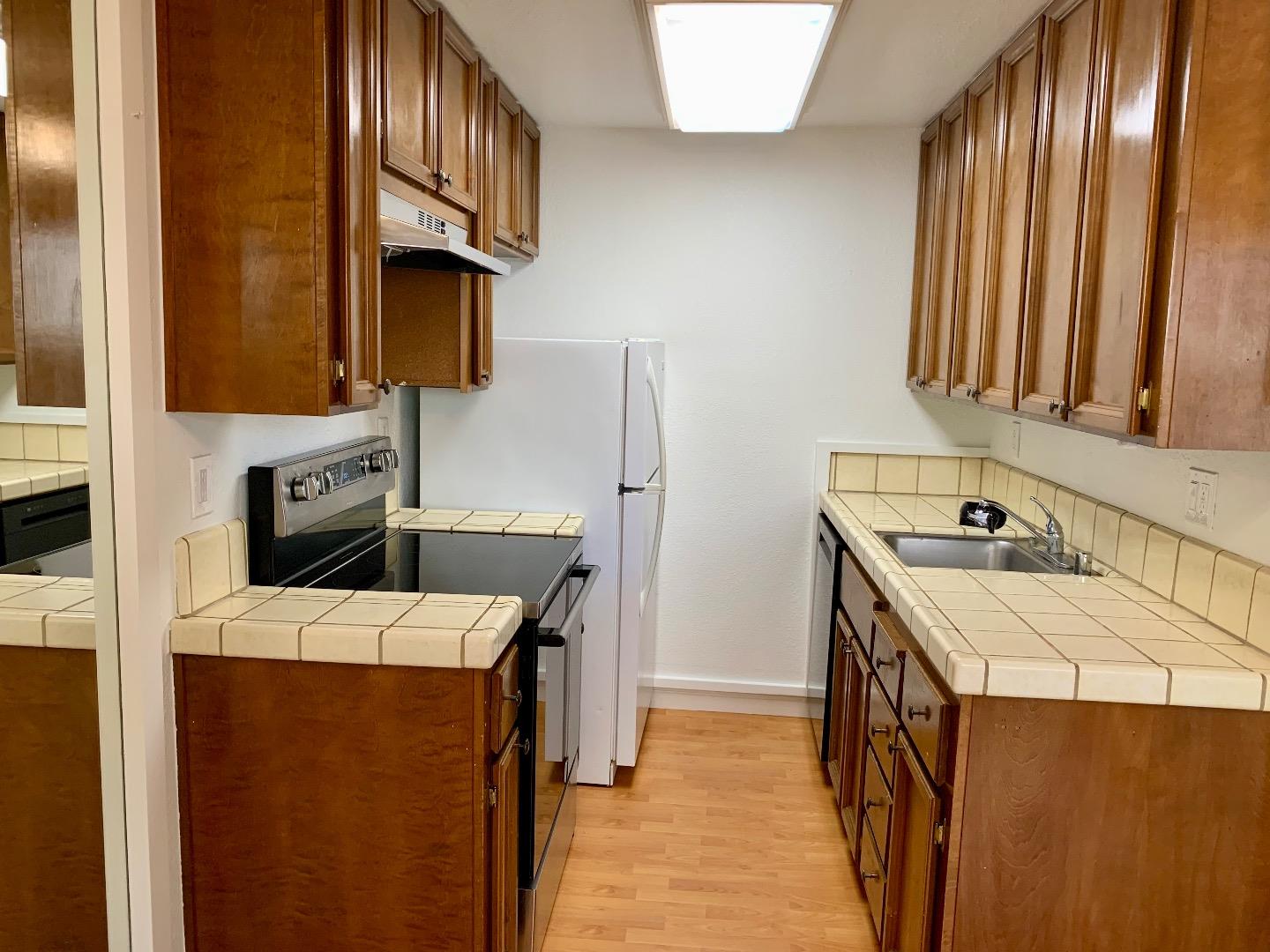 Detail Gallery Image 20 of 42 For 5693 Makati Cir #D,  San Jose,  CA 95123 - 1 Beds | 1 Baths