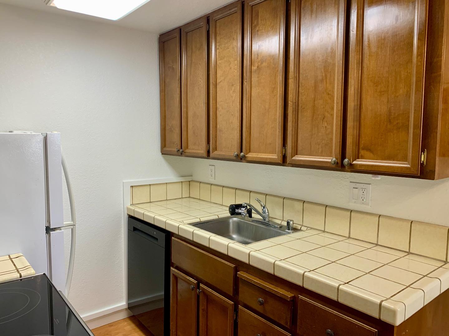 Detail Gallery Image 21 of 42 For 5693 Makati Cir #D,  San Jose,  CA 95123 - 1 Beds | 1 Baths