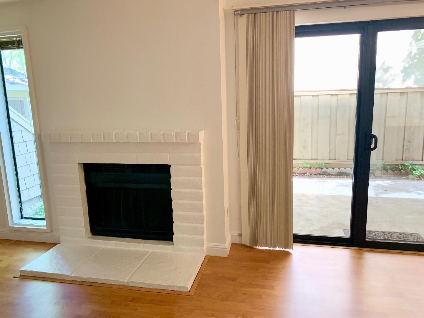 Detail Gallery Image 4 of 42 For 5693 Makati Cir #D,  San Jose,  CA 95123 - 1 Beds | 1 Baths