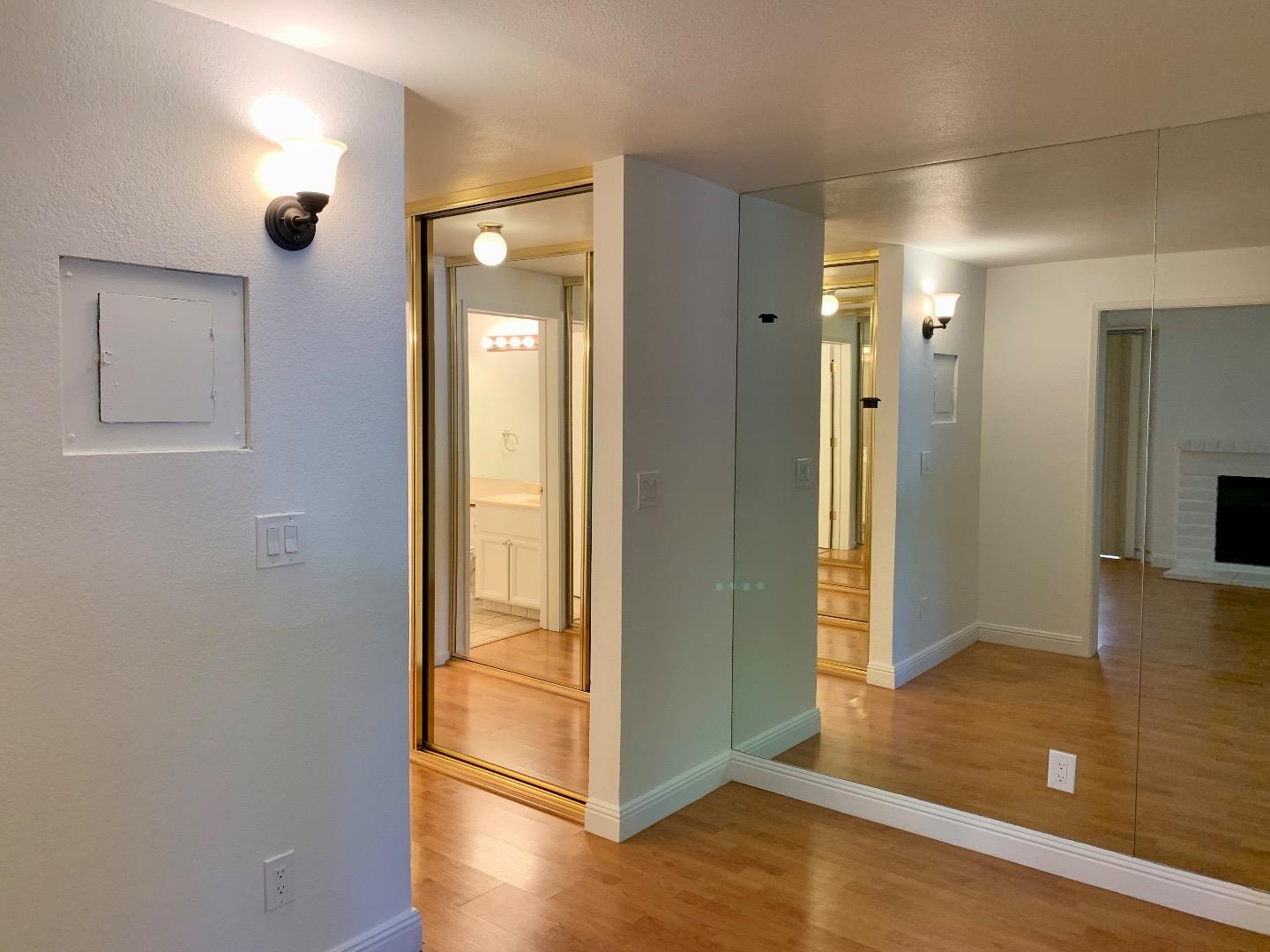 Detail Gallery Image 8 of 42 For 5693 Makati Cir #D,  San Jose,  CA 95123 - 1 Beds | 1 Baths
