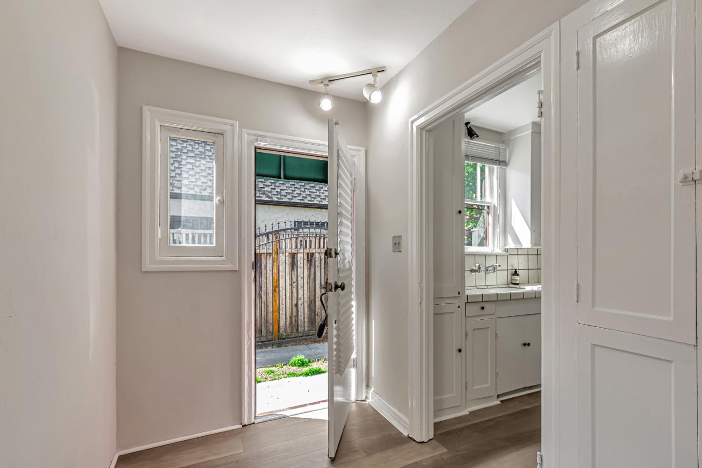 Detail Gallery Image 14 of 18 For 1044 Lincoln Ave, San Jose,  CA 95125 - 2 Beds | 1 Baths