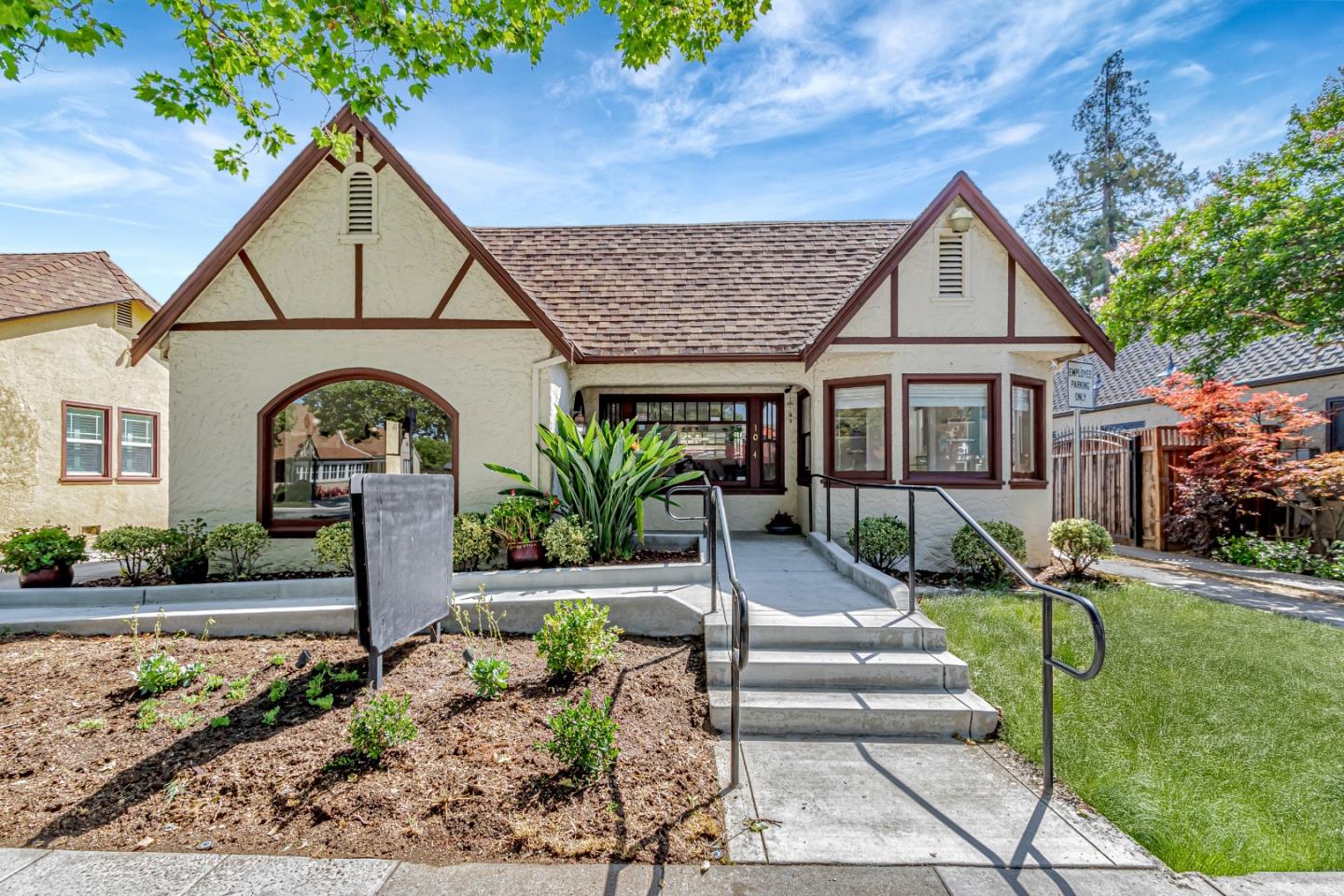 Detail Gallery Image 2 of 18 For 1044 Lincoln Ave, San Jose,  CA 95125 - 2 Beds | 1 Baths