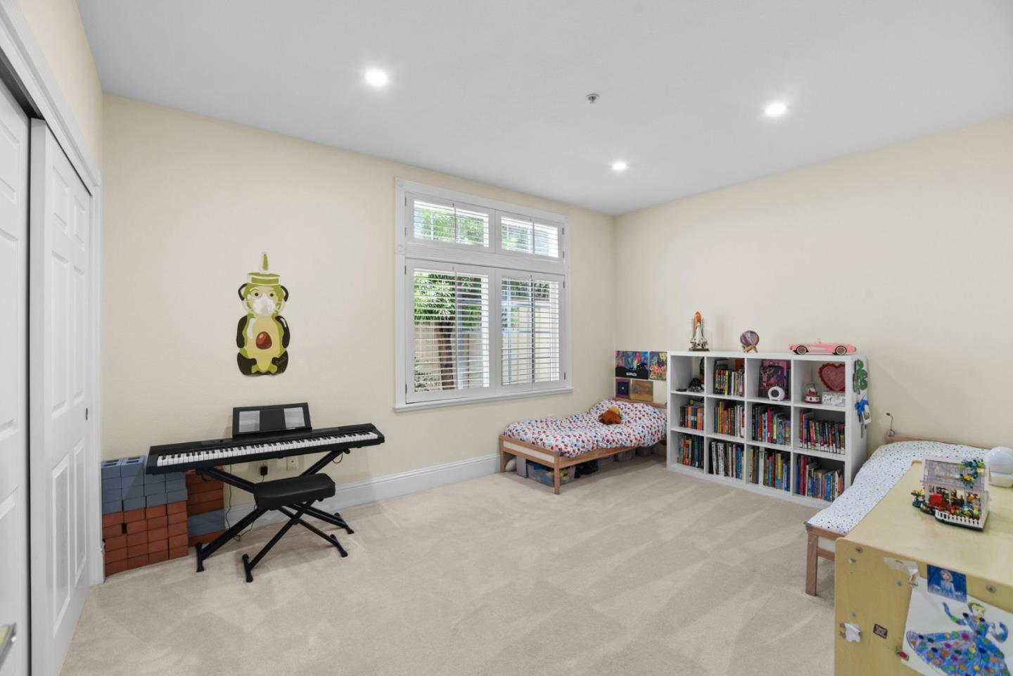 Detail Gallery Image 12 of 20 For 530 El Camino Real #107,  Burlingame,  CA 94010 - 3 Beds | 3 Baths
