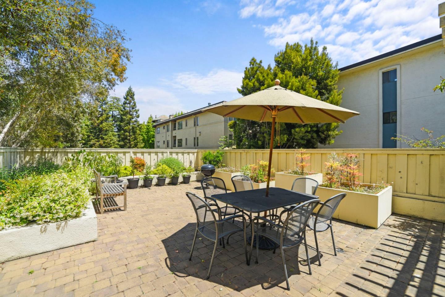 Detail Gallery Image 17 of 20 For 530 El Camino Real #107,  Burlingame,  CA 94010 - 3 Beds | 3 Baths
