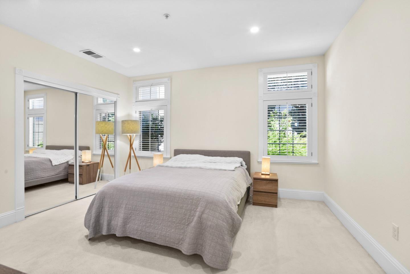 Detail Gallery Image 9 of 20 For 530 El Camino Real #107,  Burlingame,  CA 94010 - 3 Beds | 3 Baths