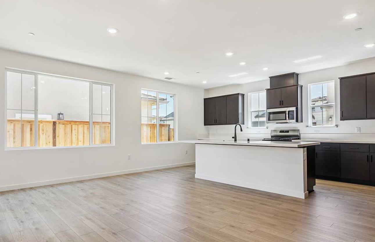 Detail Gallery Image 7 of 21 For 2524 Big Sky Dr, Fairfield,  CA 94533 - 3 Beds | 2/1 Baths