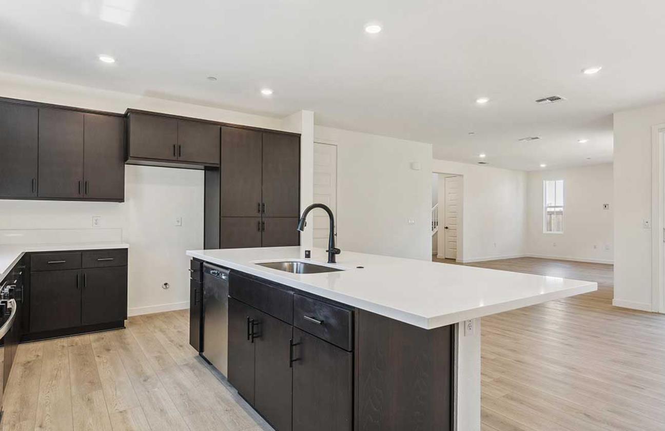 Detail Gallery Image 9 of 21 For 2524 Big Sky Dr, Fairfield,  CA 94533 - 3 Beds | 2/1 Baths