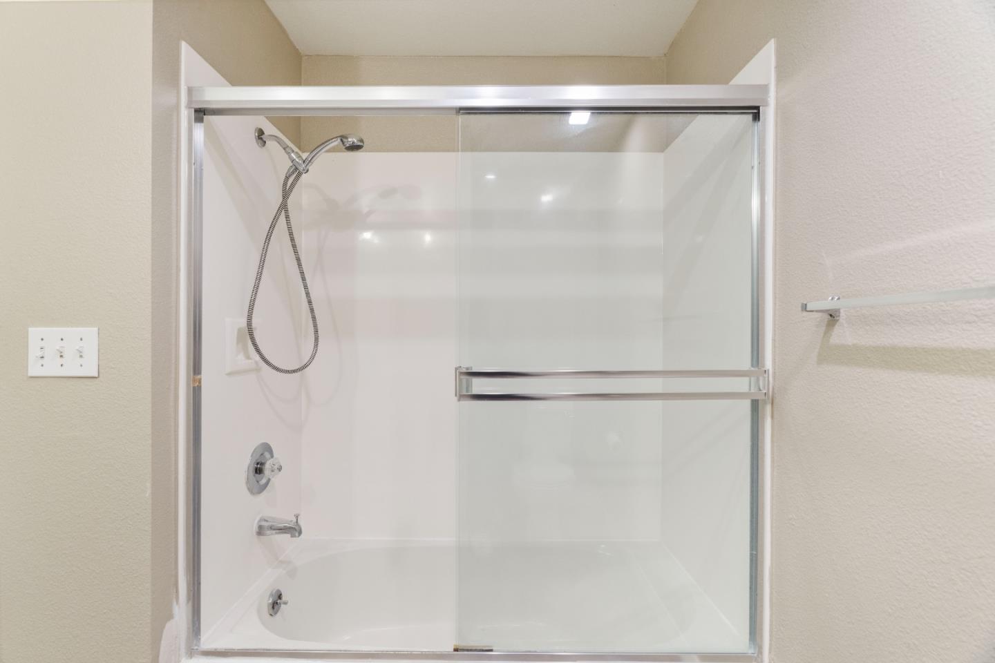 Detail Gallery Image 10 of 15 For 341 Stoneridge Ln #5103,  San Francisco,  CA 94134 - 2 Beds | 2 Baths