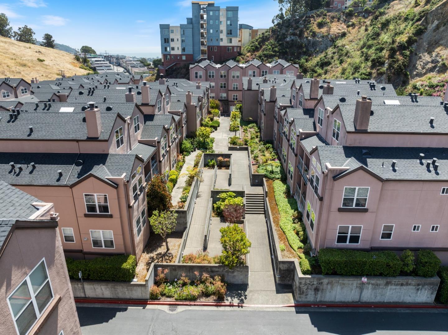 Detail Gallery Image 14 of 15 For 341 Stoneridge Ln #5103,  San Francisco,  CA 94134 - 2 Beds | 2 Baths