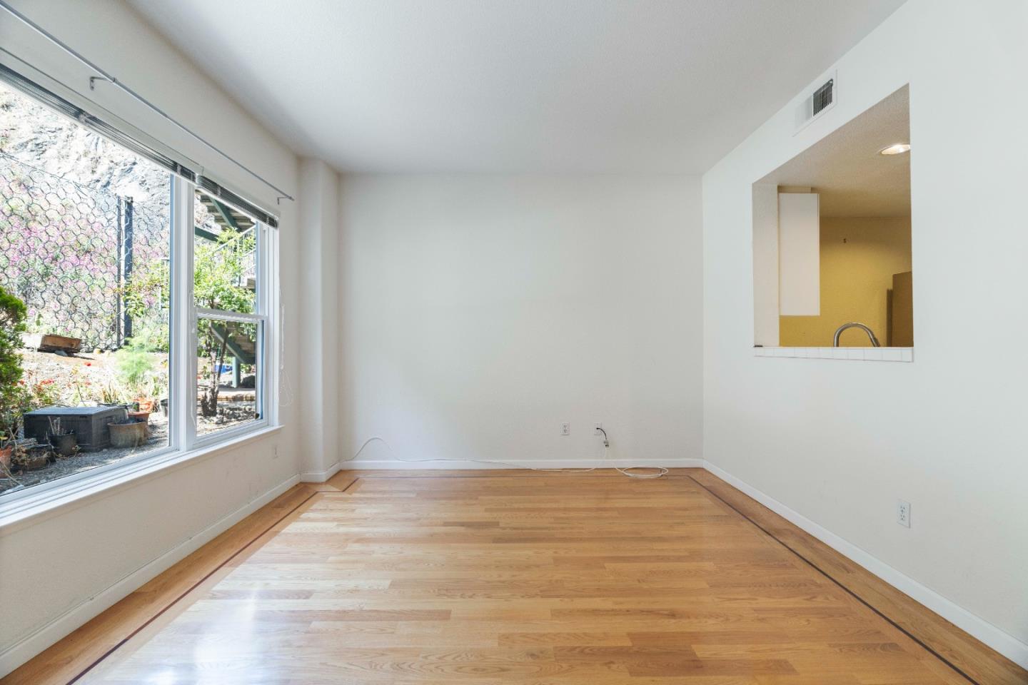 Detail Gallery Image 3 of 15 For 341 Stoneridge Ln #5103,  San Francisco,  CA 94134 - 2 Beds | 2 Baths