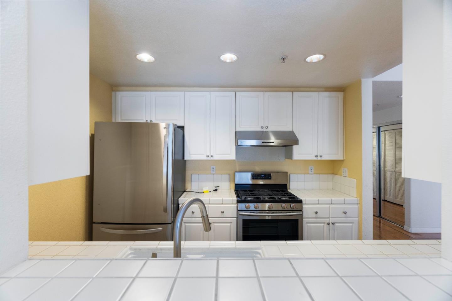 Detail Gallery Image 6 of 15 For 341 Stoneridge Ln #5103,  San Francisco,  CA 94134 - 2 Beds | 2 Baths