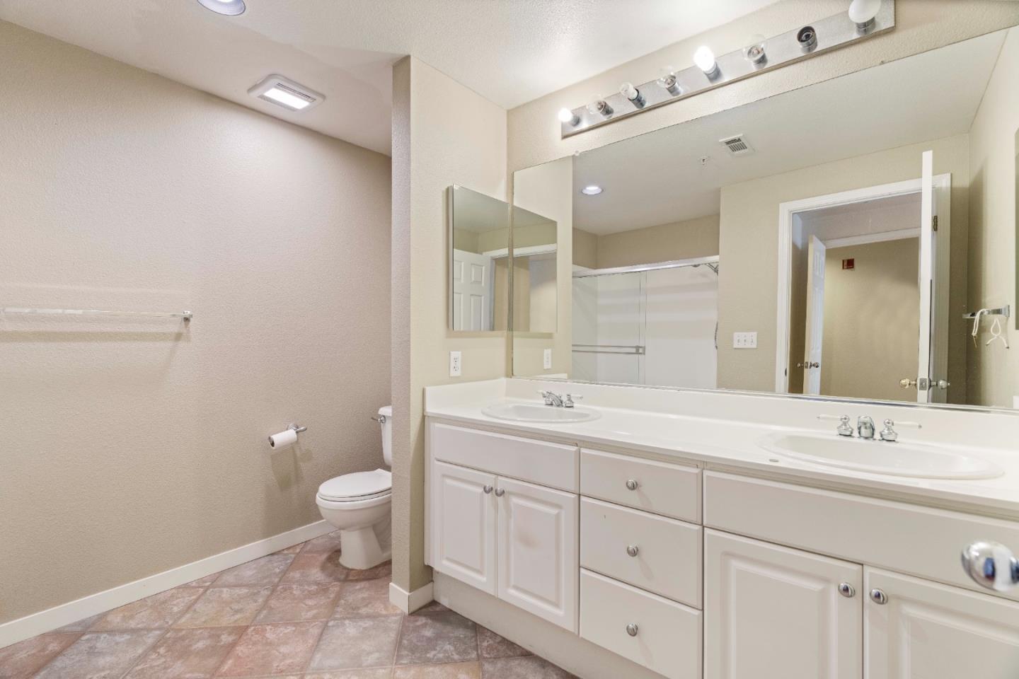 Detail Gallery Image 9 of 15 For 341 Stoneridge Ln #5103,  San Francisco,  CA 94134 - 2 Beds | 2 Baths
