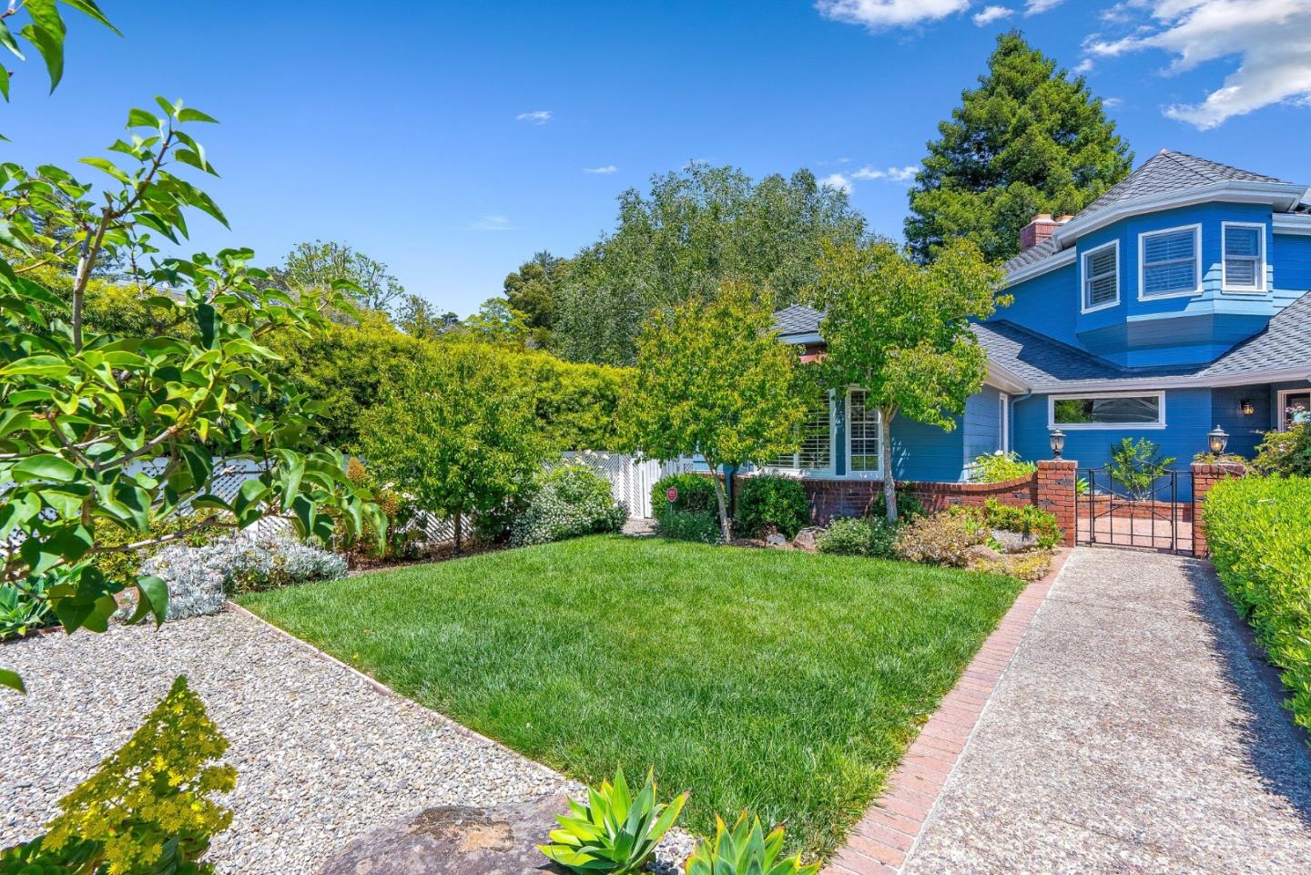 Detail Gallery Image 11 of 83 For 1212 Laurent St, Santa Cruz,  CA 95060 - 3 Beds | 3/1 Baths