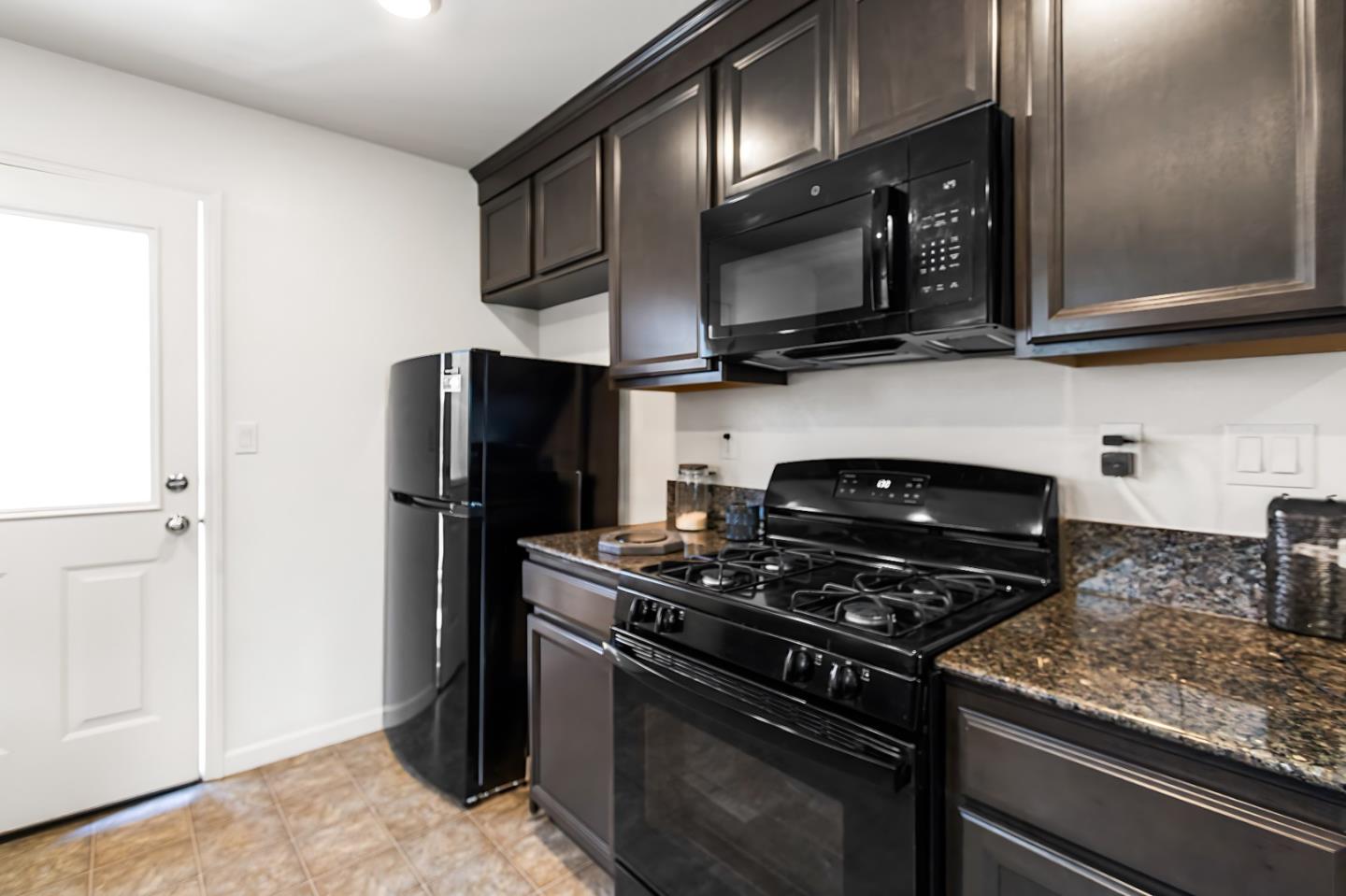 Detail Gallery Image 2 of 24 For 733 Marcelina Ct, Merced,  CA 95341 - 3 Beds | 2 Baths