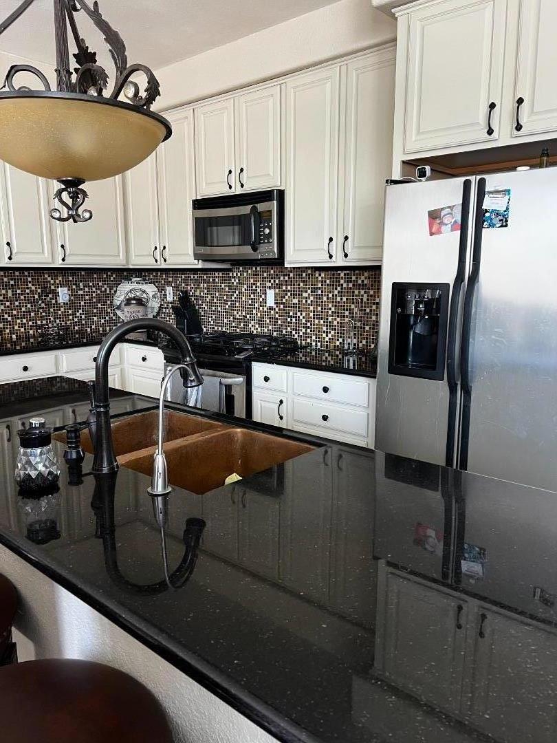Detail Gallery Image 2 of 11 For 13 Kearsti Ct, Oakley,  CA 94561 - 5 Beds | 3 Baths