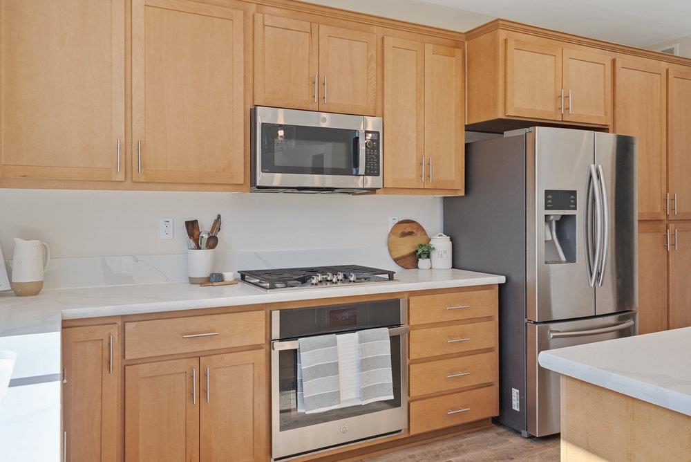 Detail Gallery Image 11 of 55 For 1299 Wildrose Dr, Hollister,  CA 95023 - 5 Beds | 3 Baths