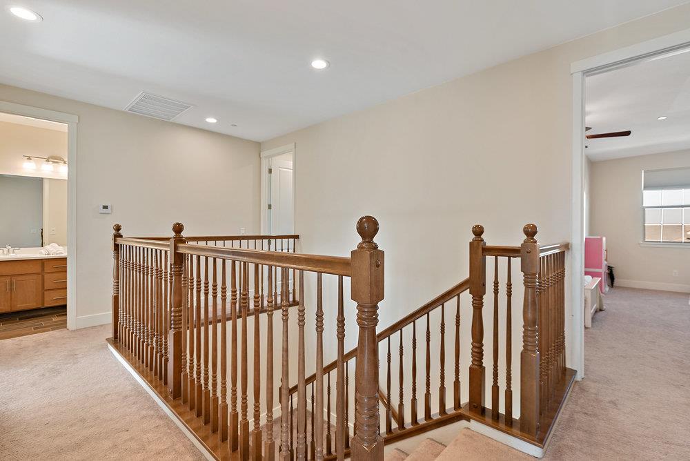 Detail Gallery Image 20 of 55 For 1299 Wildrose Dr, Hollister,  CA 95023 - 5 Beds | 3 Baths