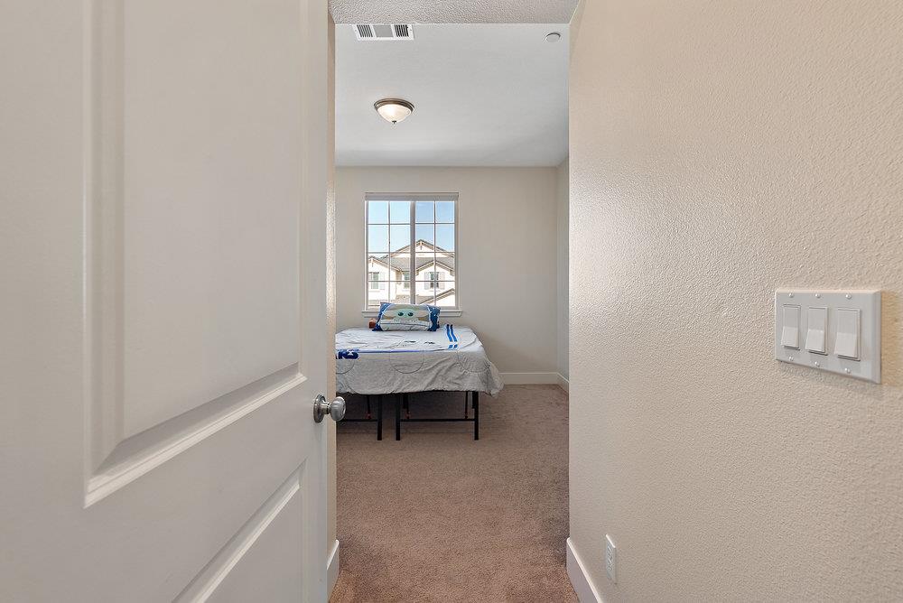 Detail Gallery Image 38 of 55 For 1299 Wildrose Dr, Hollister,  CA 95023 - 5 Beds | 3 Baths