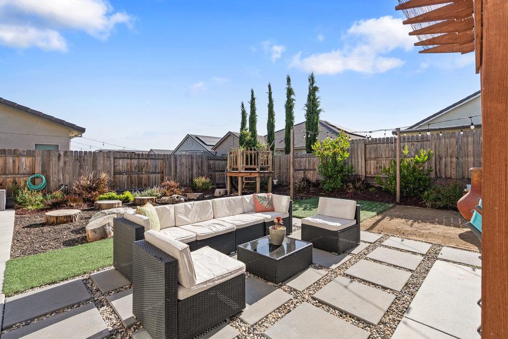 Detail Gallery Image 42 of 55 For 1299 Wildrose Dr, Hollister,  CA 95023 - 5 Beds | 3 Baths
