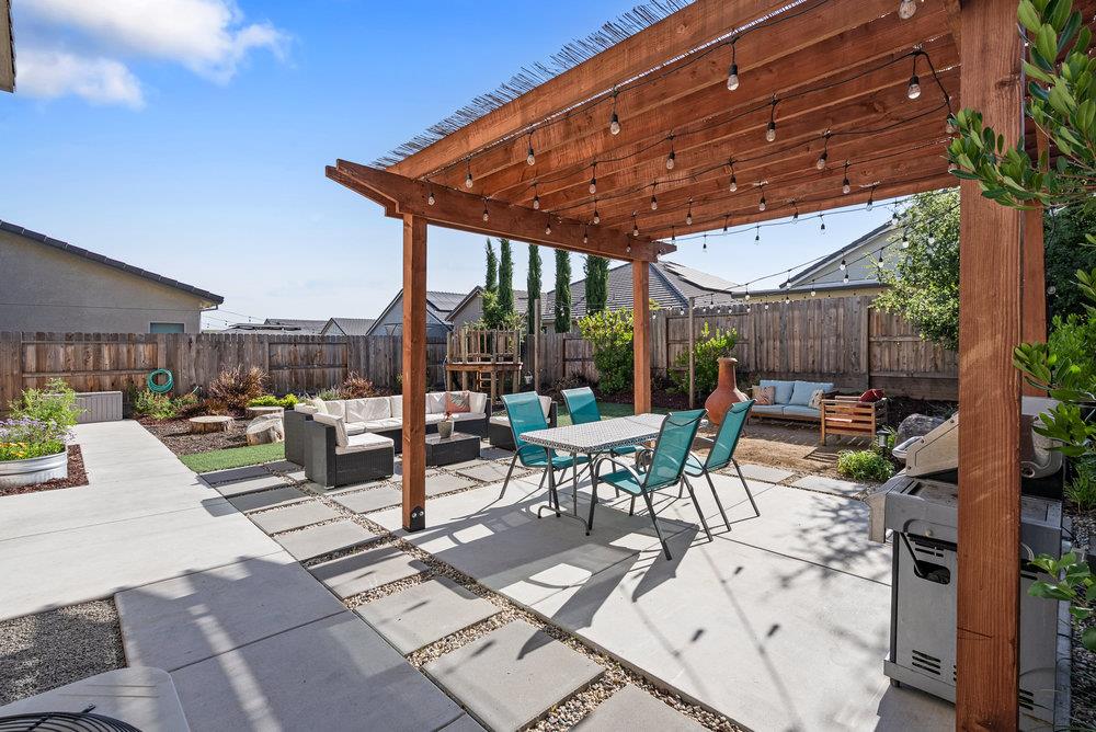 Detail Gallery Image 44 of 55 For 1299 Wildrose Dr, Hollister,  CA 95023 - 5 Beds | 3 Baths