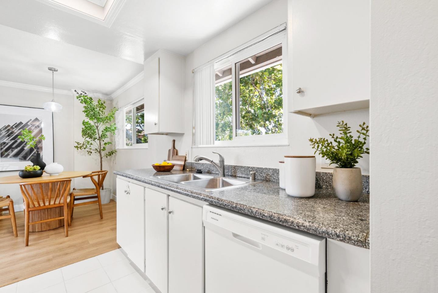 Detail Gallery Image 13 of 32 For 1131 Reed Ave #D,  Sunnyvale,  CA 94086 - 2 Beds | 1 Baths