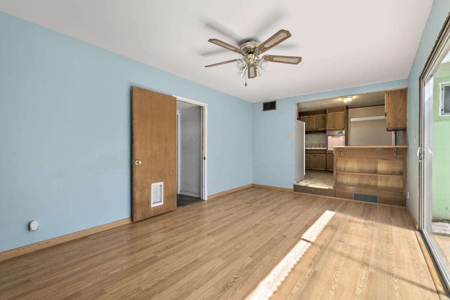 Detail Gallery Image 10 of 26 For 2243 Emmett Ct, Santa Clara,  CA 95051 - 4 Beds | 2/1 Baths