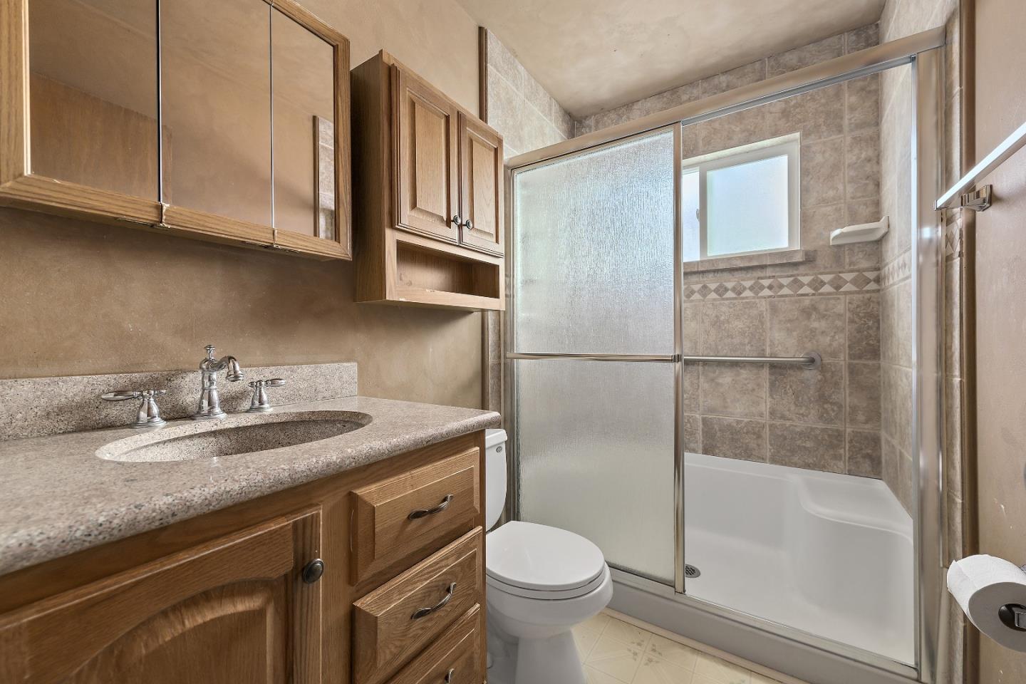 Detail Gallery Image 13 of 26 For 2243 Emmett Ct, Santa Clara,  CA 95051 - 4 Beds | 2/1 Baths