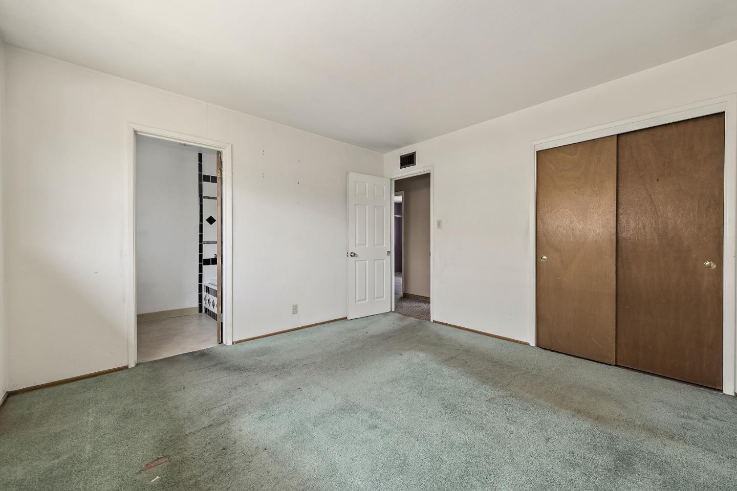 Detail Gallery Image 15 of 26 For 2243 Emmett Ct, Santa Clara,  CA 95051 - 4 Beds | 2/1 Baths