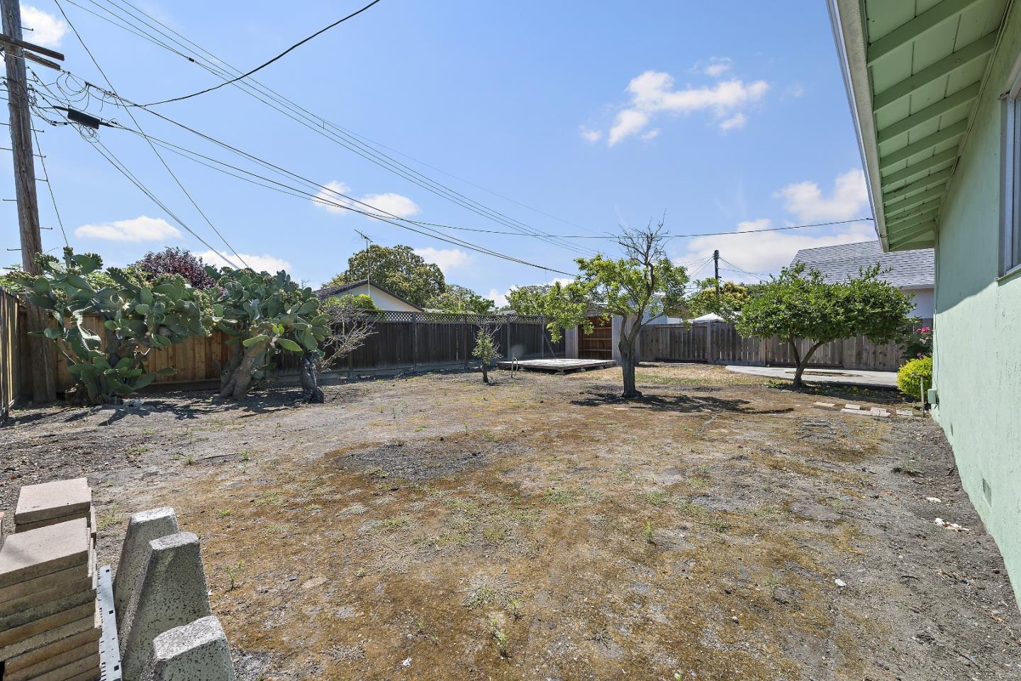Detail Gallery Image 25 of 26 For 2243 Emmett Ct, Santa Clara,  CA 95051 - 4 Beds | 2/1 Baths
