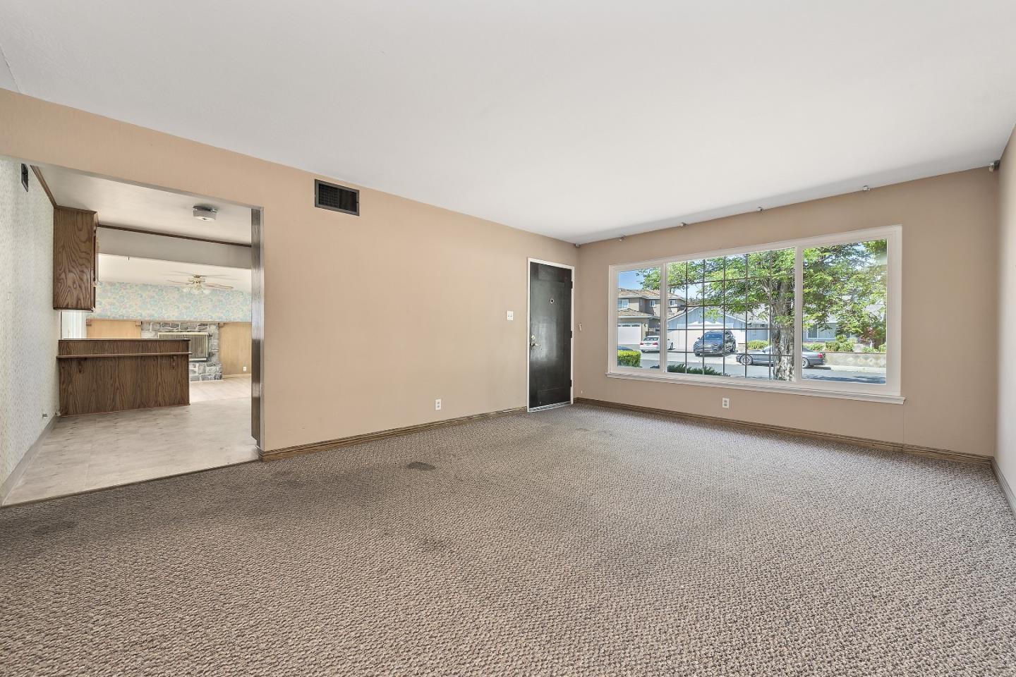 Detail Gallery Image 5 of 26 For 2243 Emmett Ct, Santa Clara,  CA 95051 - 4 Beds | 2/1 Baths